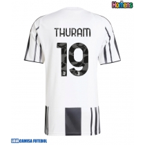Camisa de Futebol Juventus Khephren Thuram #19 Equipamento Principal 2025-26 Manga Curta